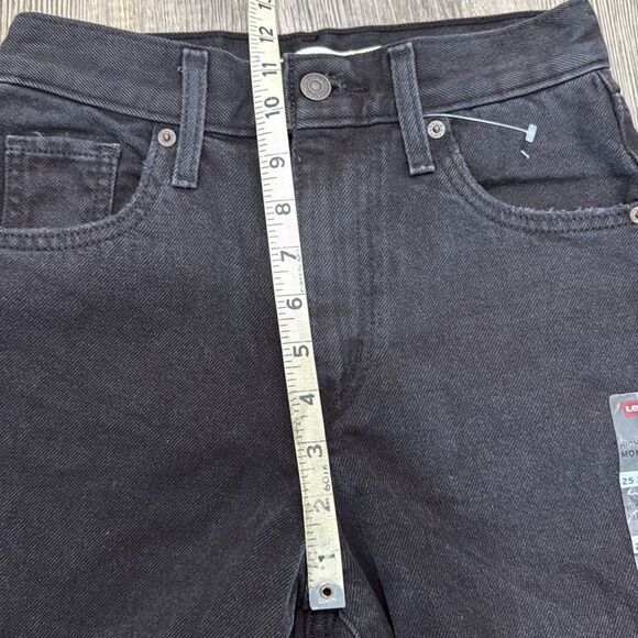 Levi's High Waisted Mom Jean - Picture 4 of 7